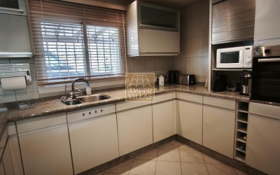 A beautiful semi-detached house with lovely sea views in Sierra Altea Golf.